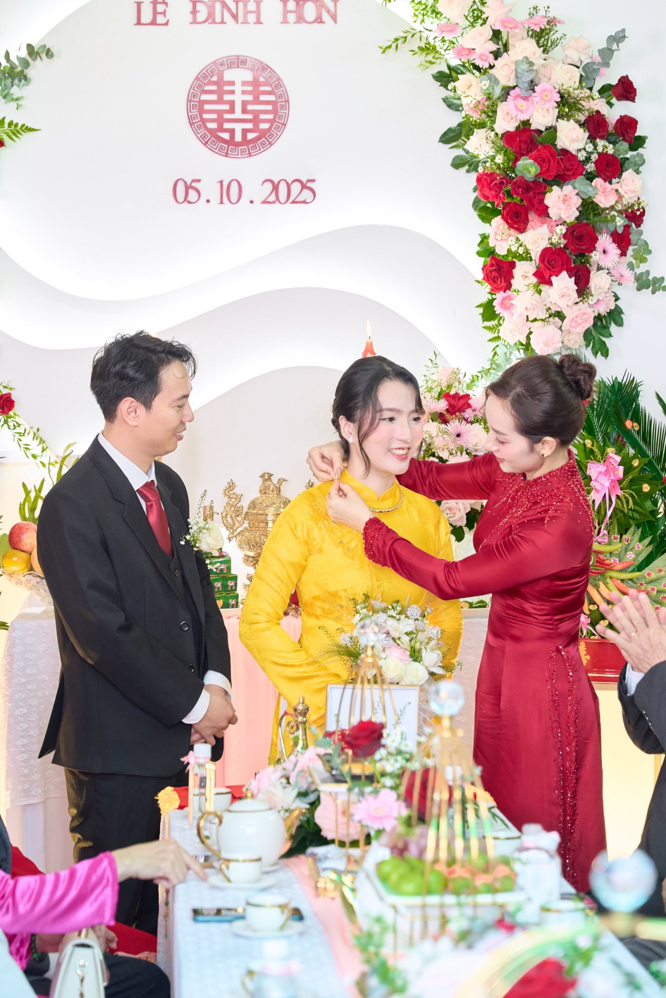 "Mẹ chồng trẻ nhất nước", sao mà giống diễn viên Phương Anh Đào: Danh tính hé lộ điều thú vị- Ảnh 4. "Mẹ chồng trẻ nhất nước", sao mà giống diễn viên Phương Anh Đào: Danh tính hé lộ điều thú vị- Ảnh 4.