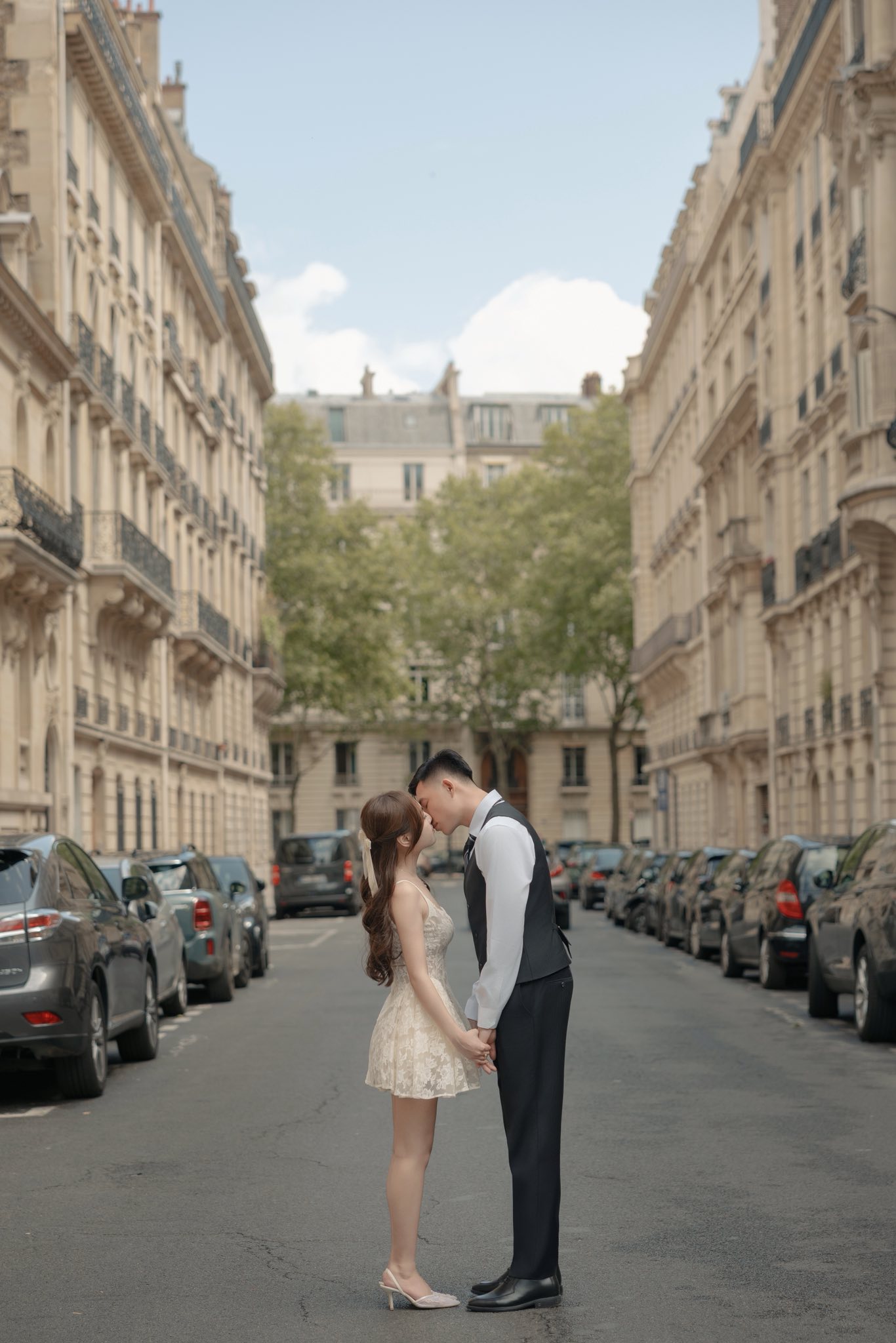 Thủ môn U23 Việt Nam khoe bộ ảnh cưới giữa trời Âu với bạn gái thạc sĩ- Ảnh 7. Thủ môn U23 Việt Nam khoe bộ ảnh cưới giữa trời Âu với bạn gái thạc sĩ- Ảnh 7.