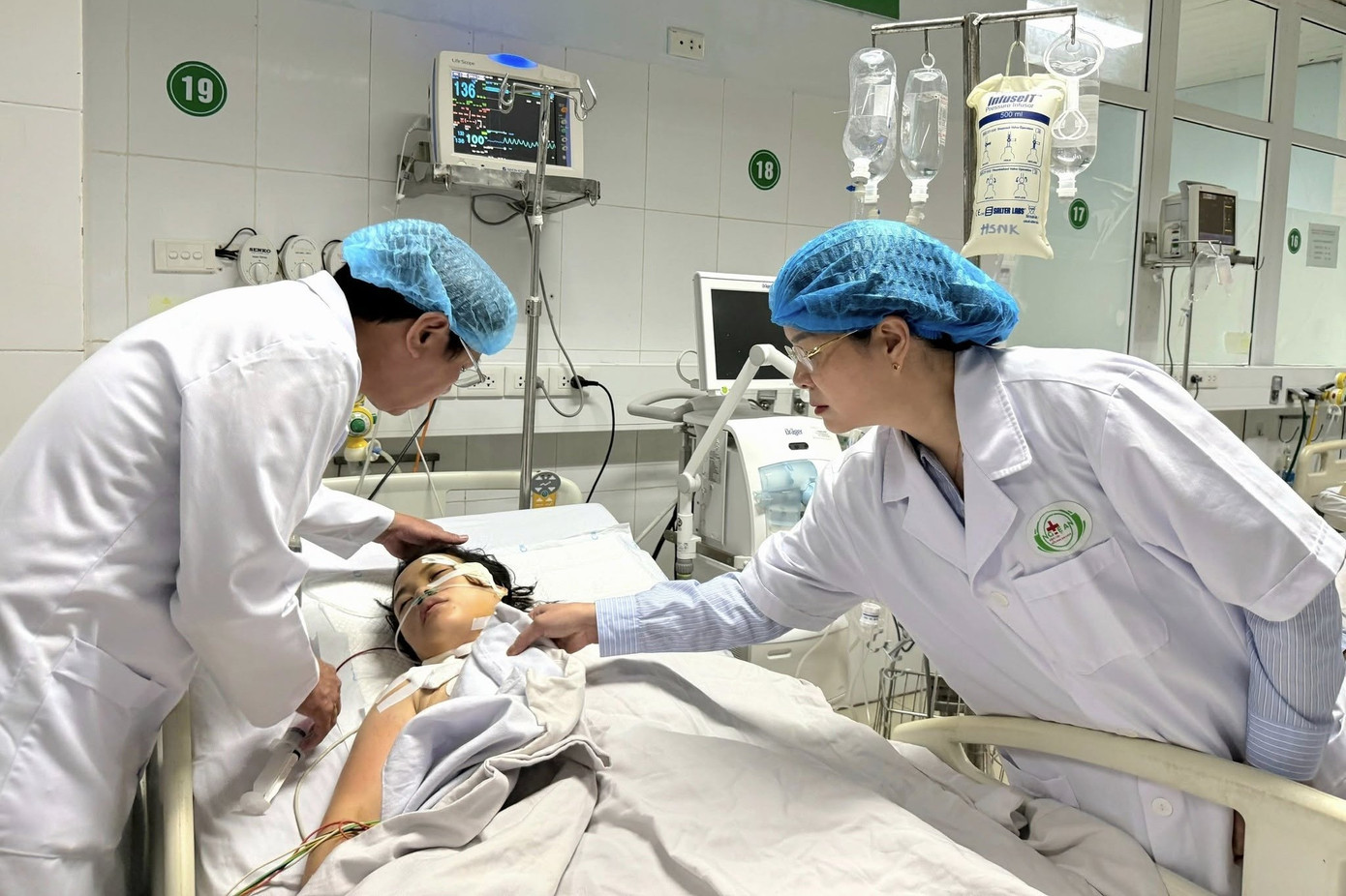 5 phút cuồng loạn của kẻ truy sát khiến 7 người trong bệnh viện bị thương- Ảnh 1.