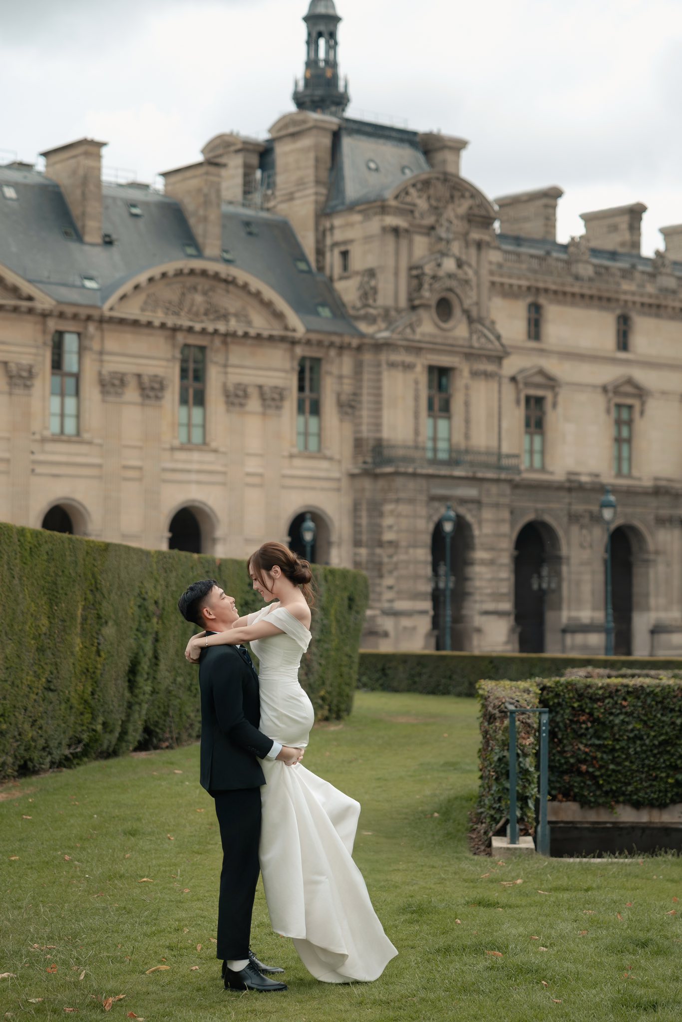 Thủ môn U23 Việt Nam khoe bộ ảnh cưới giữa trời Âu với bạn gái thạc sĩ- Ảnh 4. Thủ môn U23 Việt Nam khoe bộ ảnh cưới giữa trời Âu với bạn gái thạc sĩ- Ảnh 4.