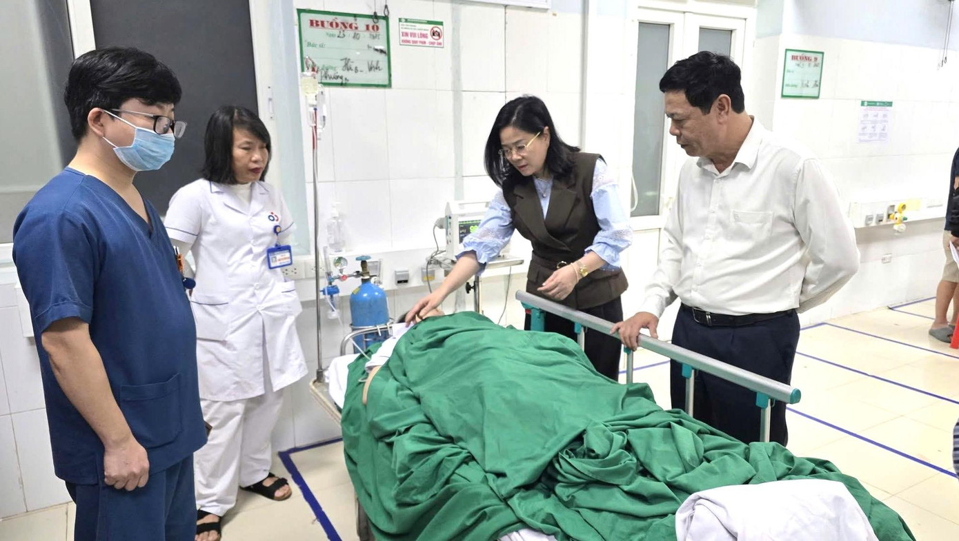 Nữ điều dưỡng dũng cảm cứu cháu bé thoát khỏi tay kẻ truy sát người ở BV Sản Nhi Nghệ An- Ảnh 5.