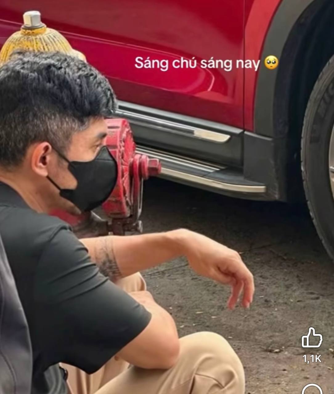 Lương Bằng Quang ngồi thẫn thờ bên đường trước khi bị bắt?- Ảnh 2. Lương Bằng Quang ngồi thẫn thờ bên đường trước khi bị bắt?- Ảnh 2.