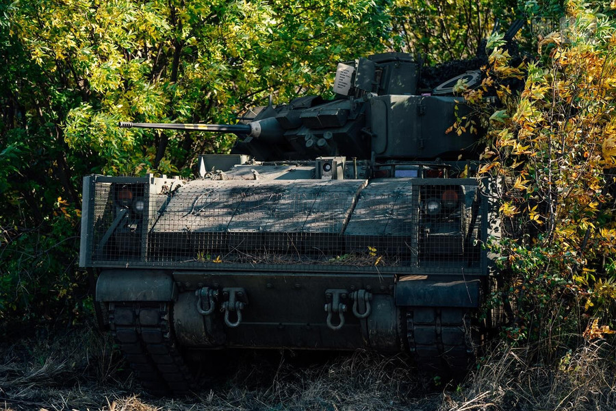 L&iacute;nh d&ugrave; Bukovina đột ph&aacute; chiến trường với xe chiến đấu bộ binh M2 Bradley- Ảnh 3.