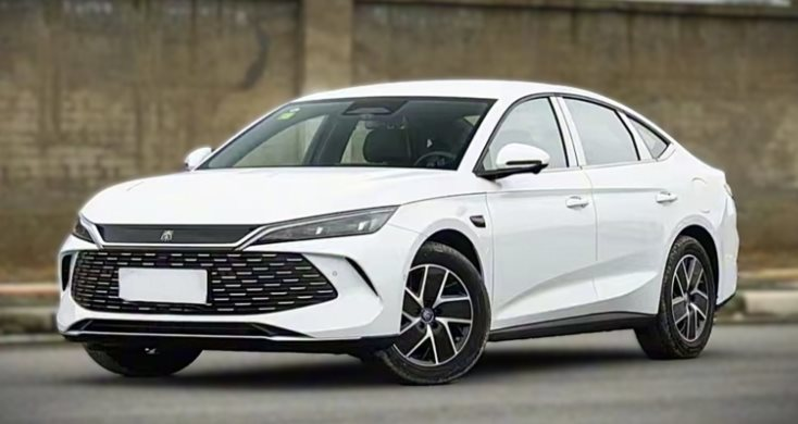 BYD tr&igrave;nh l&agrave;ng sedan hybrid thế hệ mới ăn xăng chỉ 2,29L/100km, gi&aacute; khởi điểm hơn 300 triệu đồng- Ảnh 1.