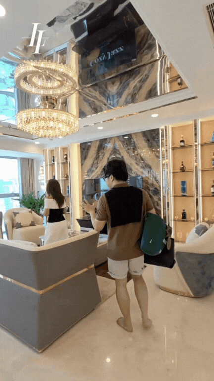 Căn chung cư 4 phòng ngủ giá 62 tỷ đồng khiến dân tình choáng váng: View thẳng ra Nhà thờ Đức Bà, riêng phòng khách đã rộng ngang 1 căn hộ tầm trung- Ảnh 5. Căn chung cư 4 phòng ngủ giá 62 tỷ đồng khiến dân tình choáng váng: View thẳng ra Nhà thờ Đức Bà, riêng phòng khách đã rộng ngang 1 căn hộ tầm trung- Ảnh 5.