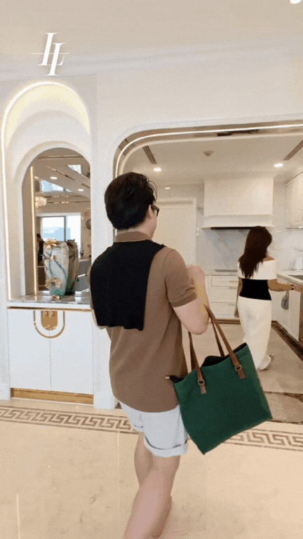 Căn chung cư 4 phòng ngủ giá 62 tỷ đồng khiến dân tình choáng váng: View thẳng ra Nhà thờ Đức Bà, riêng phòng khách đã rộng ngang 1 căn hộ tầm trung- Ảnh 17. Căn chung cư 4 phòng ngủ giá 62 tỷ đồng khiến dân tình choáng váng: View thẳng ra Nhà thờ Đức Bà, riêng phòng khách đã rộng ngang 1 căn hộ tầm trung- Ảnh 17.