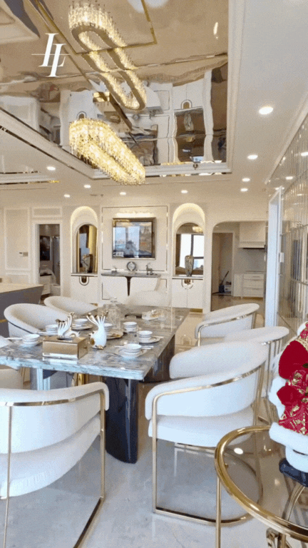 Căn chung cư 4 phòng ngủ giá 62 tỷ đồng khiến dân tình choáng váng: View thẳng ra Nhà thờ Đức Bà, riêng phòng khách đã rộng ngang 1 căn hộ tầm trung- Ảnh 6. Căn chung cư 4 phòng ngủ giá 62 tỷ đồng khiến dân tình choáng váng: View thẳng ra Nhà thờ Đức Bà, riêng phòng khách đã rộng ngang 1 căn hộ tầm trung- Ảnh 6.