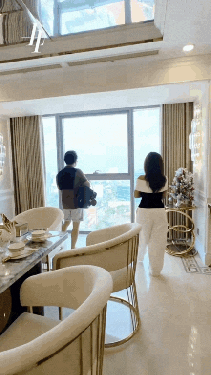 Căn chung cư 4 phòng ngủ giá 62 tỷ đồng khiến dân tình choáng váng: View thẳng ra Nhà thờ Đức Bà, riêng phòng khách đã rộng ngang 1 căn hộ tầm trung- Ảnh 7. Căn chung cư 4 phòng ngủ giá 62 tỷ đồng khiến dân tình choáng váng: View thẳng ra Nhà thờ Đức Bà, riêng phòng khách đã rộng ngang 1 căn hộ tầm trung- Ảnh 7.