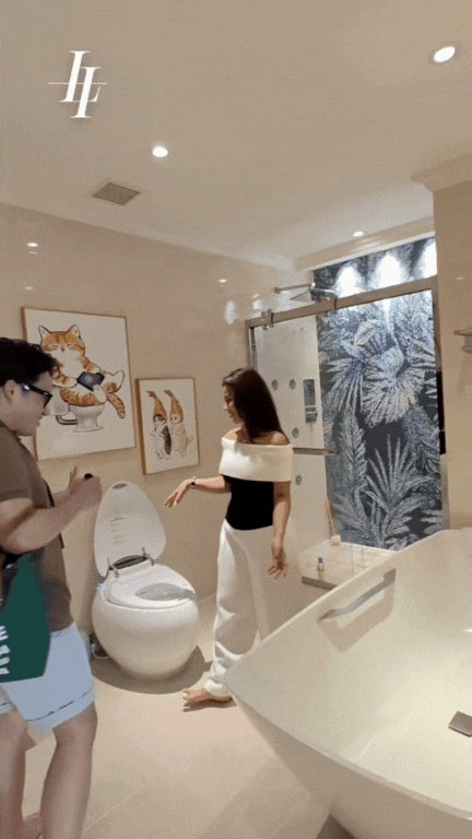 Căn chung cư 4 phòng ngủ giá 62 tỷ đồng khiến dân tình choáng váng: View thẳng ra Nhà thờ Đức Bà, riêng phòng khách đã rộng ngang 1 căn hộ tầm trung- Ảnh 9. Căn chung cư 4 phòng ngủ giá 62 tỷ đồng khiến dân tình choáng váng: View thẳng ra Nhà thờ Đức Bà, riêng phòng khách đã rộng ngang 1 căn hộ tầm trung- Ảnh 9.
