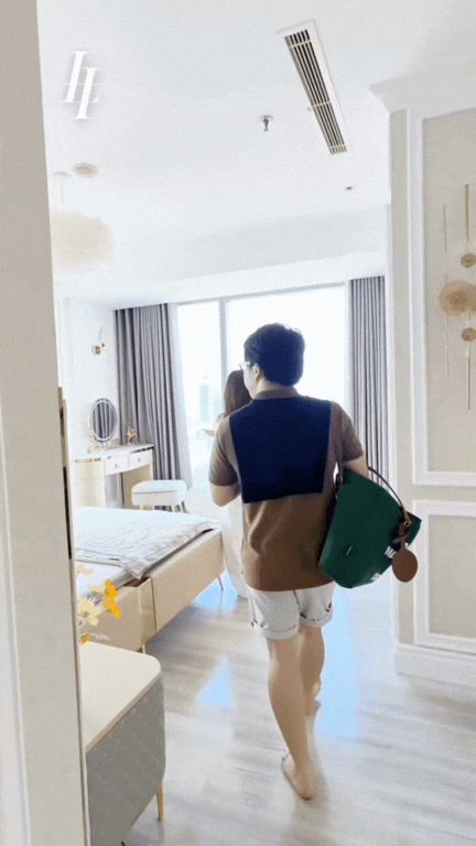 Căn chung cư 4 phòng ngủ giá 62 tỷ đồng khiến dân tình choáng váng: View thẳng ra Nhà thờ Đức Bà, riêng phòng khách đã rộng ngang 1 căn hộ tầm trung- Ảnh 10. Căn chung cư 4 phòng ngủ giá 62 tỷ đồng khiến dân tình choáng váng: View thẳng ra Nhà thờ Đức Bà, riêng phòng khách đã rộng ngang 1 căn hộ tầm trung- Ảnh 10.