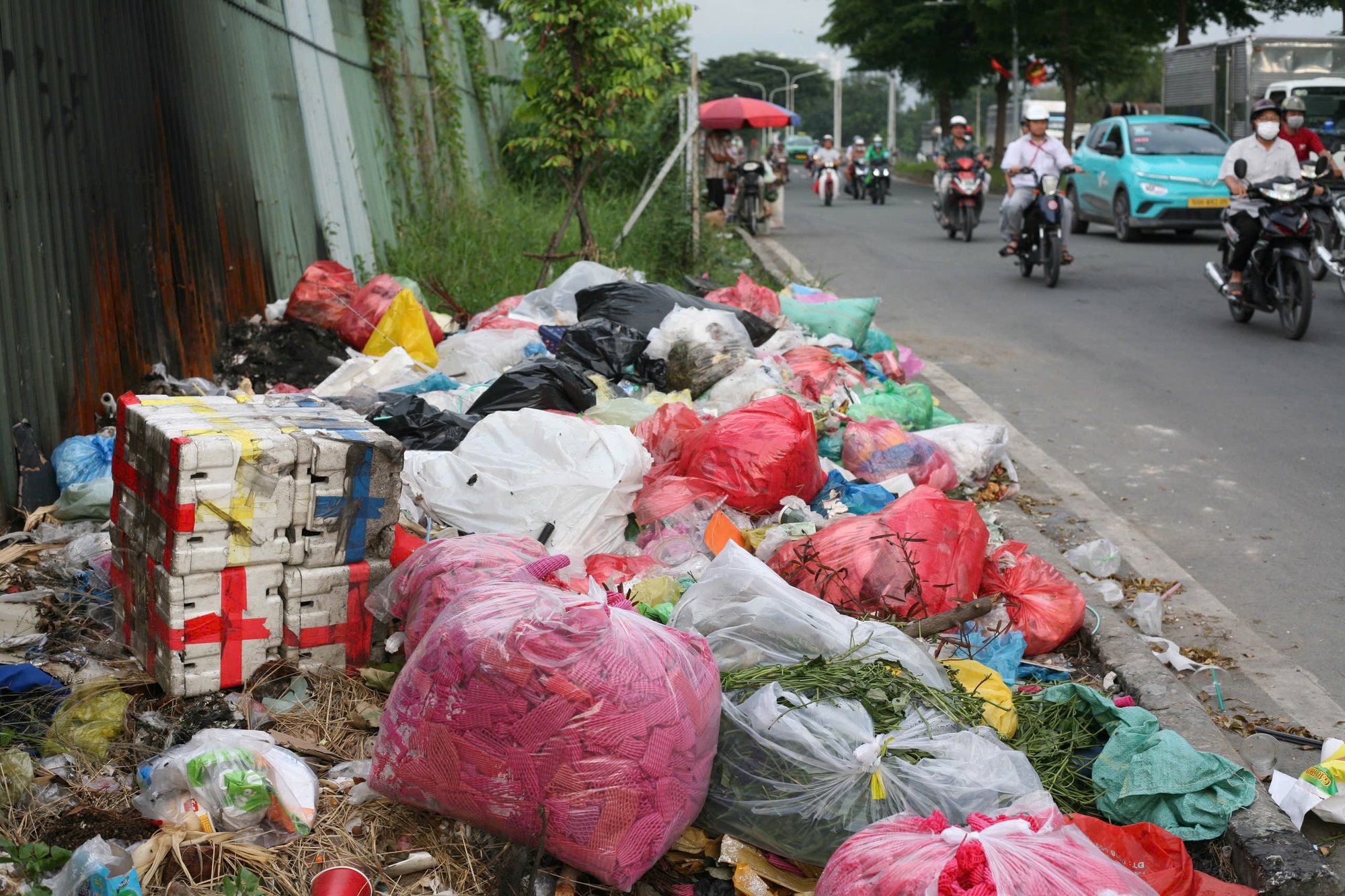 Rác thải - tài nguyên cho phát triển bền vững: Áp lực bủa vây- Ảnh 2. Rác thải - tài nguyên cho phát triển bền vững: Áp lực bủa vây- Ảnh 2.