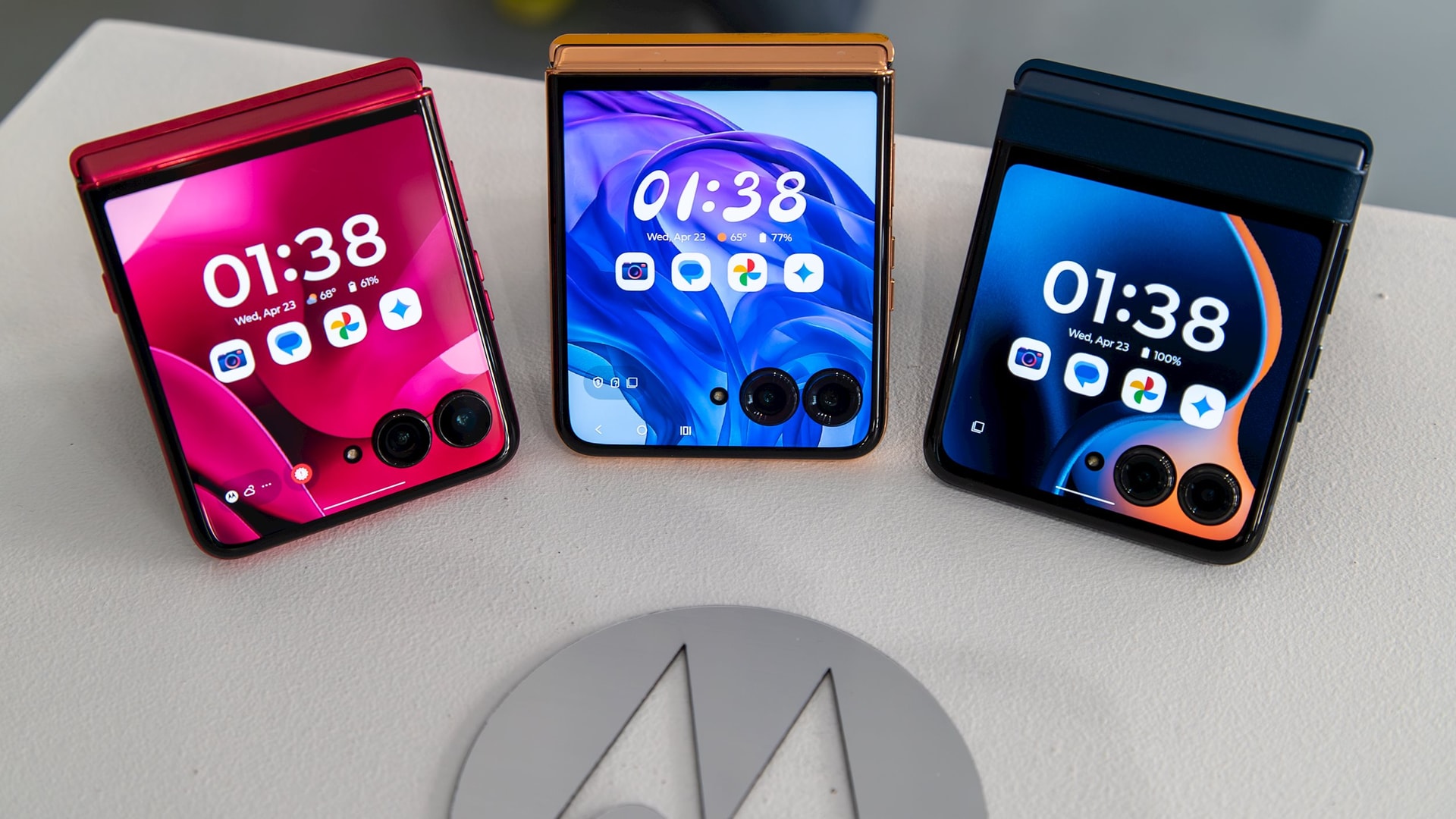 Huyền thoại Motorola tham vọng đua tranh với iPhone, Samsung ở Việt Nam: Liệu có quá "ảo tưởng sức mạnh"?- Ảnh 3. Huyền thoại Motorola tham vọng đua tranh với iPhone, Samsung ở Việt Nam: Liệu có quá "ảo tưởng sức mạnh"?- Ảnh 3.