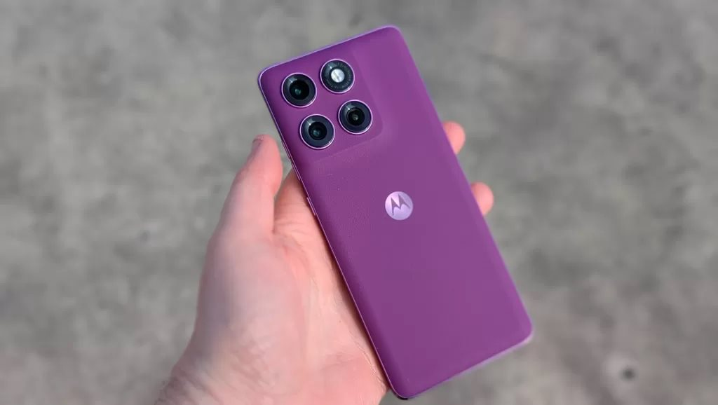 Huyền thoại Motorola tham vọng đua tranh với iPhone, Samsung ở Việt Nam: Liệu có quá "ảo tưởng sức mạnh"?- Ảnh 4. Huyền thoại Motorola tham vọng đua tranh với iPhone, Samsung ở Việt Nam: Liệu có quá "ảo tưởng sức mạnh"?- Ảnh 4.