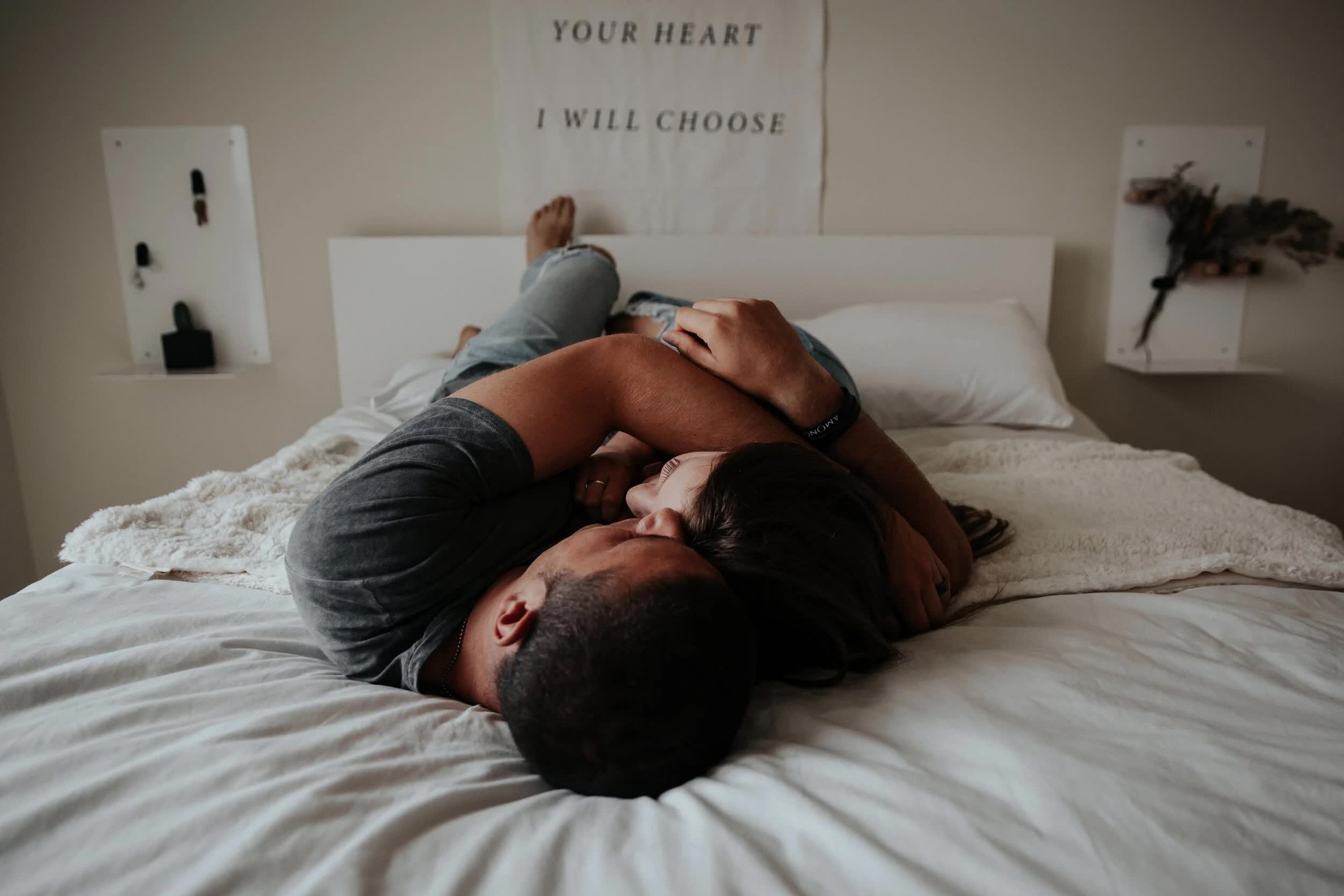Tần suất làm "chuyện ấy" bao nhiêu lần 1 tháng là khỏe mạnh?- Ảnh 1. Tần suất làm "chuyện ấy" bao nhiêu lần 1 tháng là khỏe mạnh?- Ảnh 1.
