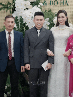 Chủ tịch tập đo&agrave;n Sơn Hải trao cho Hoa hậu Đỗ H&agrave; 1 phong b&igrave;, b&ecirc;n tr&ecirc;n c&oacute; 4 chữ- Ảnh 4.