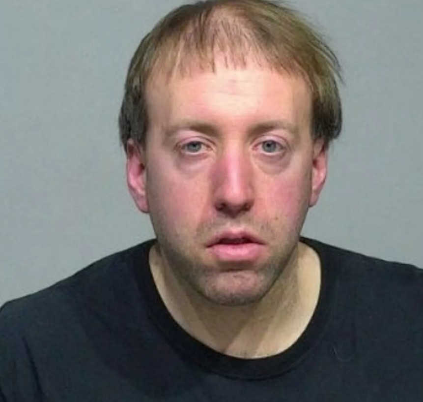 Uống nước trên công ty có vị lạ, cô gái lắp camera giấu kín thì phát hiện sự thật kinh hoàng: Cái chết chỉ còn cách 1mm- Ảnh 1. Uống nước trên công ty có vị lạ, cô gái lắp camera giấu kín thì phát hiện sự thật kinh hoàng: Cái chết chỉ còn cách 1mm- Ảnh 1.