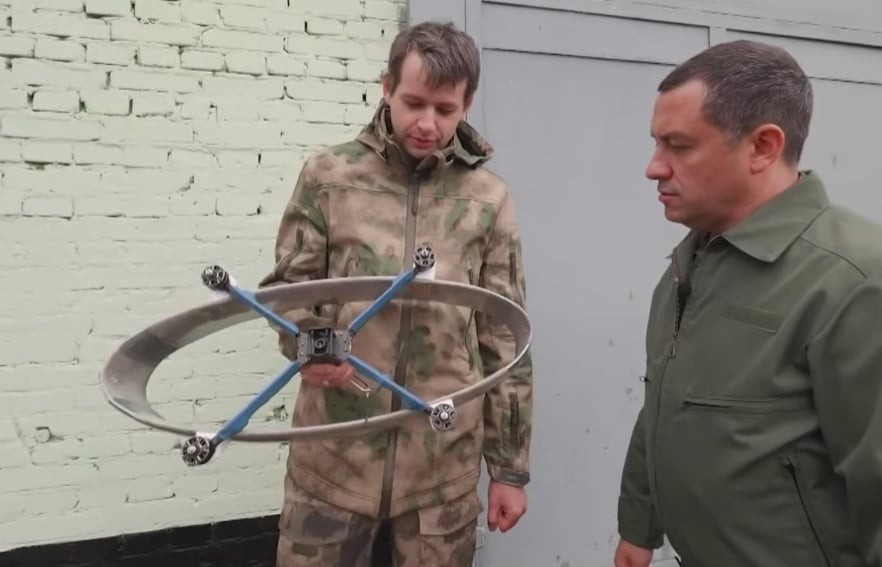 UAV c&aacute;nh v&ograve;ng b&iacute; ẩn xuất hiện tr&ecirc;n v&ugrave;ng chiến sự- Ảnh 2.