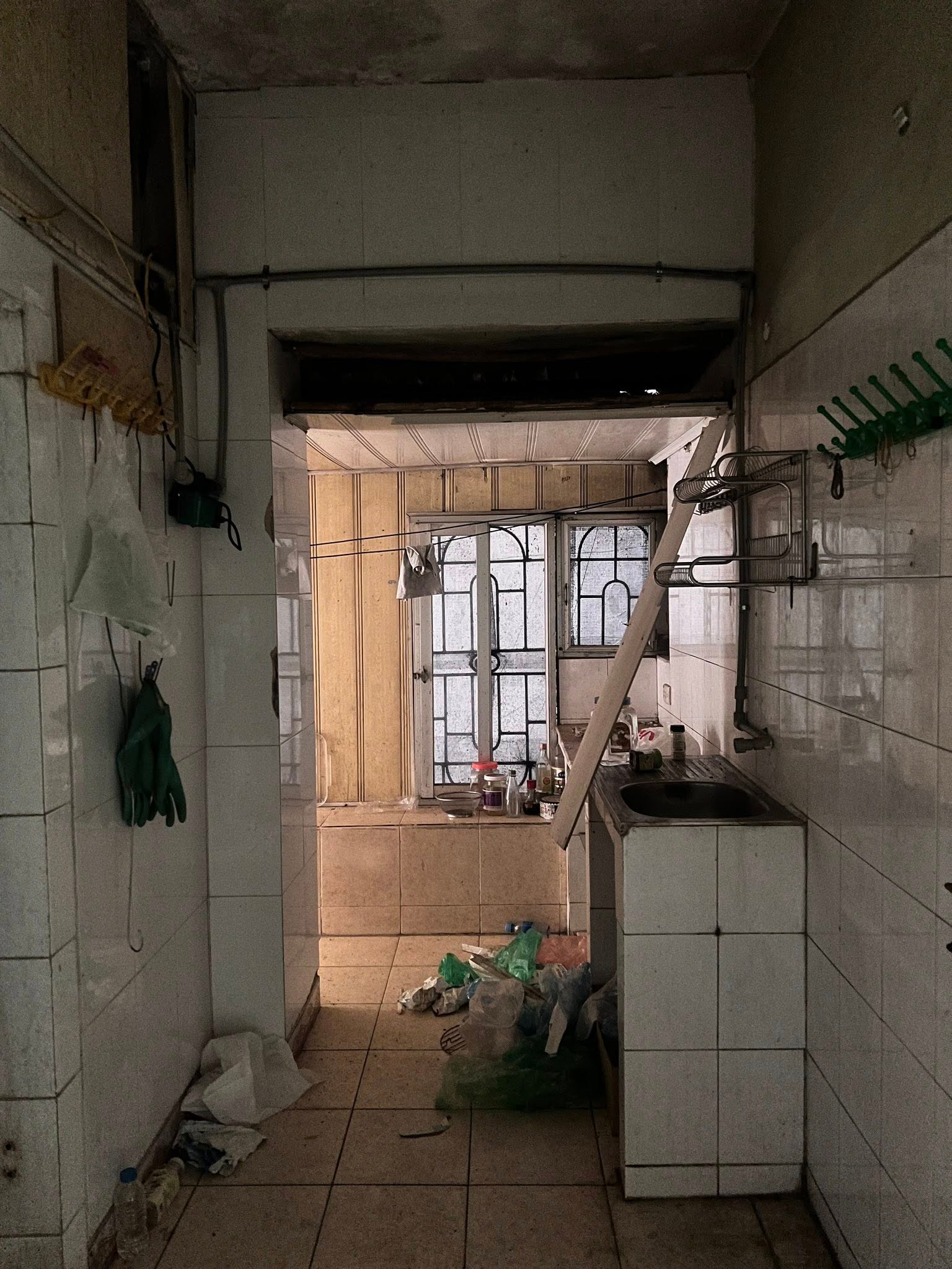 20m&sup2; giữa l&ograve;ng H&agrave; Nội vẫn c&oacute; thể th&agrave;nh tổ ấm trong mơ: C&acirc;u chuyện cải tạo nửa tỷ đồng của vợ chồng trung ni&ecirc;n khiến nhiều người thay đổi c&aacute;ch nh&igrave;n- Ảnh 2.