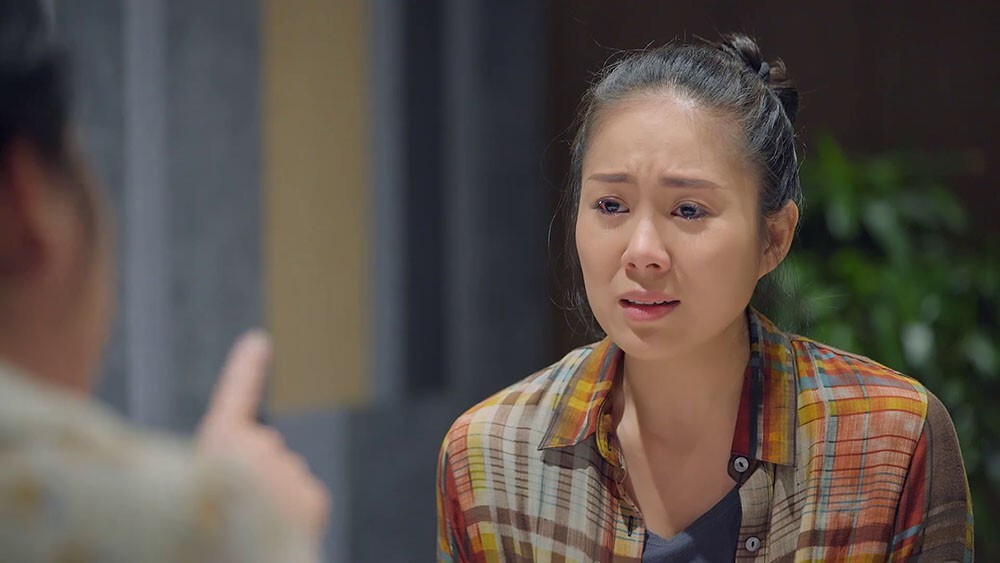 Showbiz Việt chẳng ai như mỹ nhân này: Ngoài đời xinh sang kịch trần, lên phim sao lại quê mùa kém sắc quá vậy - Ảnh 5. Showbiz Việt chẳng ai như mỹ nhân này: Ngoài đời xinh sang kịch trần, lên phim sao lại quê mùa kém sắc quá vậy - Ảnh 5.