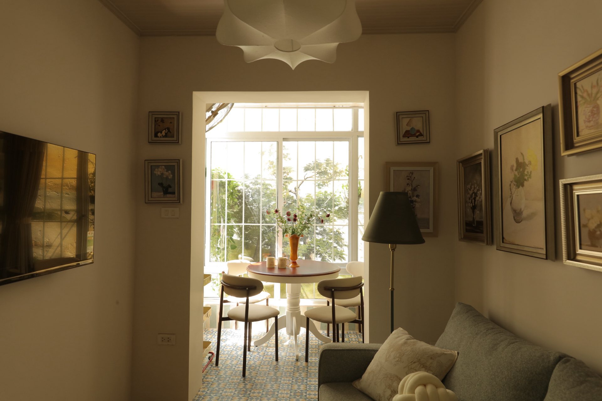 20m&sup2; giữa l&ograve;ng H&agrave; Nội vẫn c&oacute; thể th&agrave;nh tổ ấm trong mơ: C&acirc;u chuyện cải tạo nửa tỷ đồng của vợ chồng trung ni&ecirc;n khiến nhiều người thay đổi c&aacute;ch nh&igrave;n- Ảnh 20.