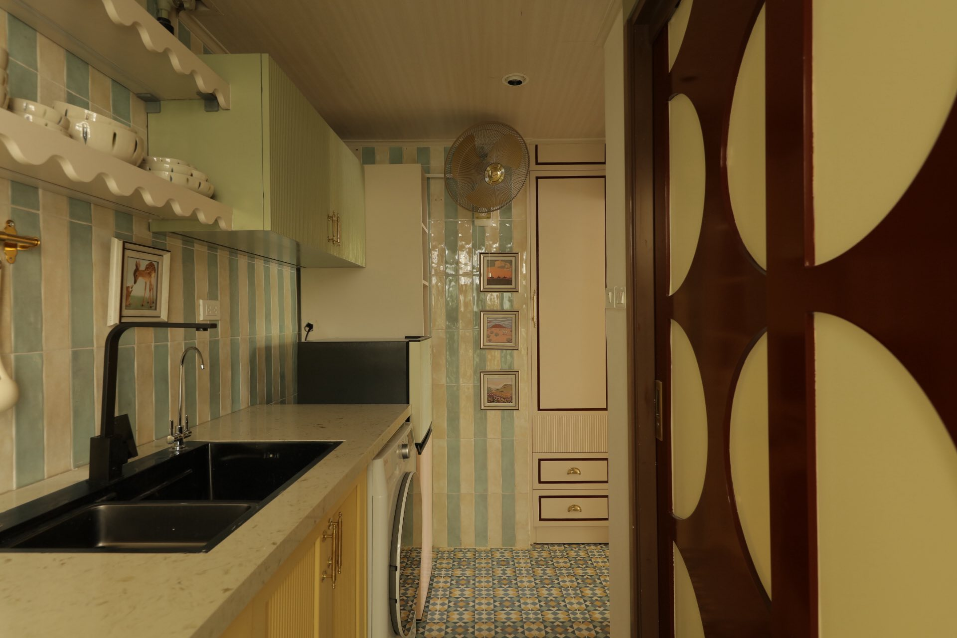 20m&sup2; giữa l&ograve;ng H&agrave; Nội vẫn c&oacute; thể th&agrave;nh tổ ấm trong mơ: C&acirc;u chuyện cải tạo nửa tỷ đồng của vợ chồng trung ni&ecirc;n khiến nhiều người thay đổi c&aacute;ch nh&igrave;n- Ảnh 21.