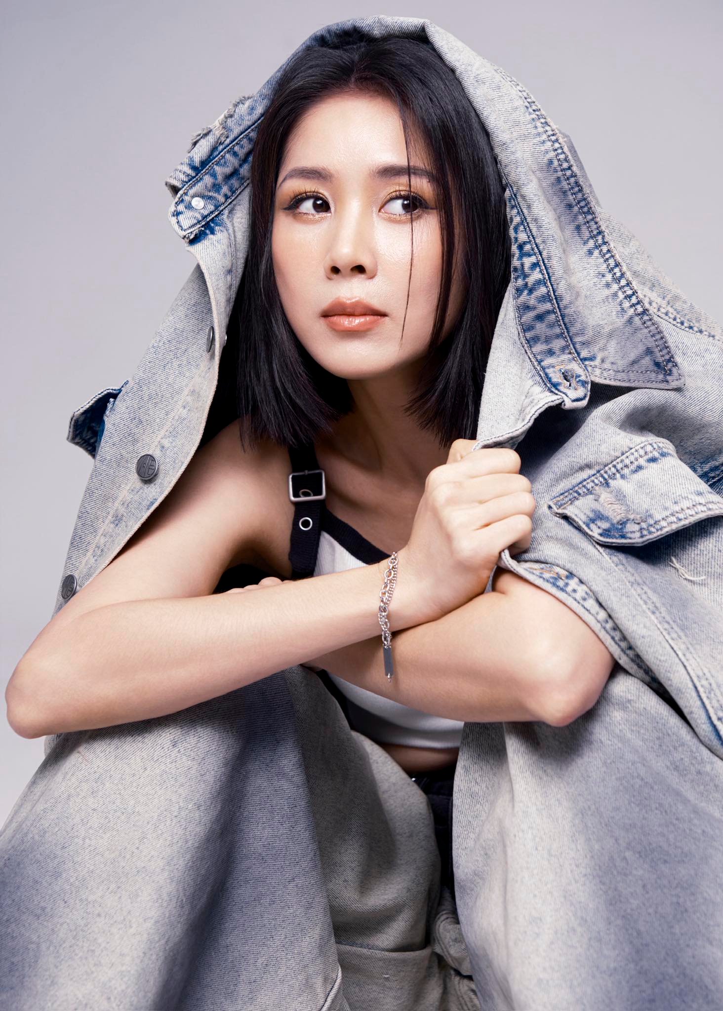 Showbiz Việt chẳng ai như mỹ nhân này: Ngoài đời xinh sang kịch trần, lên phim sao lại quê mùa kém sắc quá vậy - Ảnh 3. Showbiz Việt chẳng ai như mỹ nhân này: Ngoài đời xinh sang kịch trần, lên phim sao lại quê mùa kém sắc quá vậy - Ảnh 3.