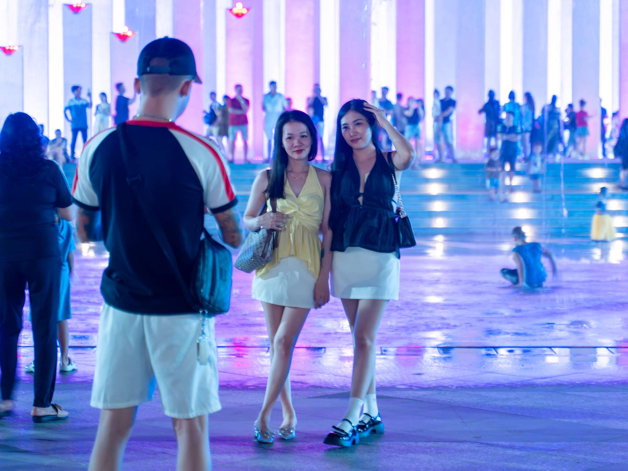 Cận cảnh tòa tháp có 143 trụ bê tông, trị giá 155 tỷ, là món quà của Sun Group: Thi công nhanh kỷ lục, vừa hoàn thành đã là điểm hot check in - Ảnh 7. Cận cảnh tòa tháp có 143 trụ bê tông, trị giá 155 tỷ, là món quà của Sun Group: Thi công nhanh kỷ lục, vừa hoàn thành đã là điểm hot check in - Ảnh 7.