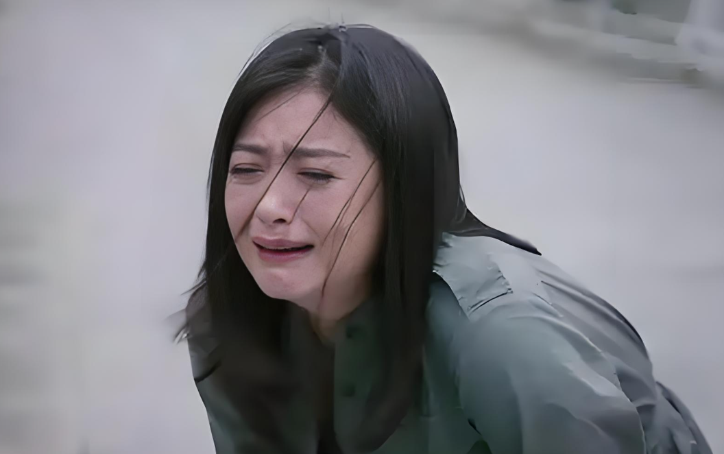 Sau ly hôn, tôi muốn xin anh trai 50m2 đất nhưng chị dâu lại nói một câu khiến tôi chết lặng- Ảnh 1.