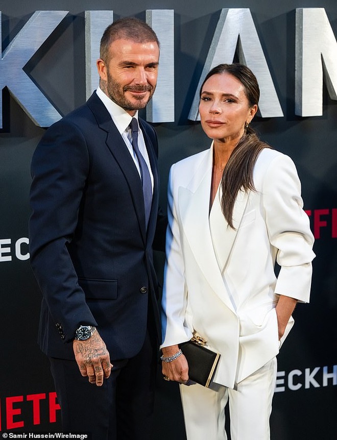 Quý tử "bôi tro trát trấu" vào mặt vợ chồng Beckham - Ảnh 2. Quý tử "bôi tro trát trấu" vào mặt vợ chồng Beckham - Ảnh 2.