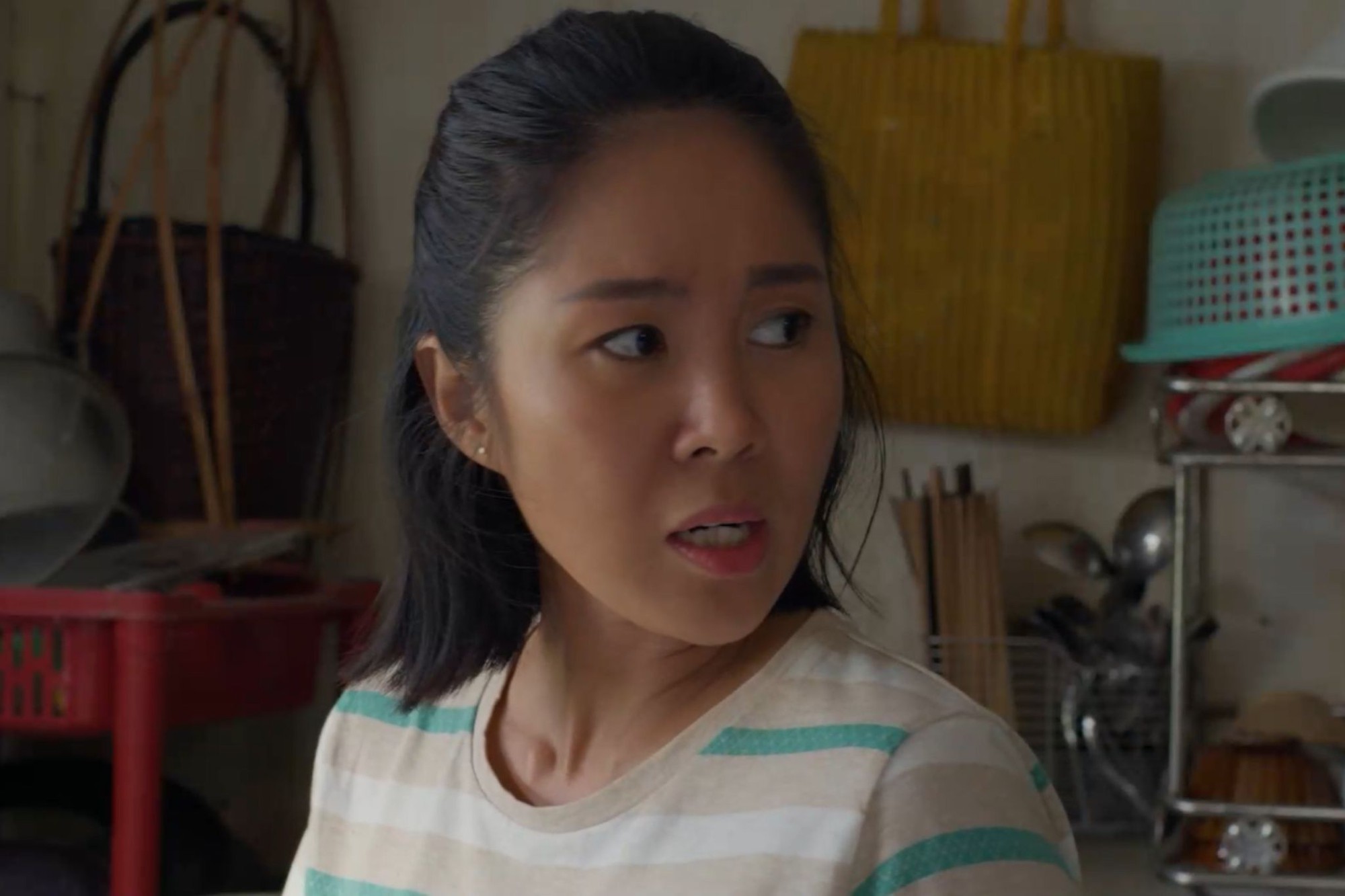 Showbiz Việt chẳng ai như mỹ nhân này: Ngoài đời xinh sang kịch trần, lên phim sao lại quê mùa kém sắc quá vậy - Ảnh 9. Showbiz Việt chẳng ai như mỹ nhân này: Ngoài đời xinh sang kịch trần, lên phim sao lại quê mùa kém sắc quá vậy - Ảnh 9.