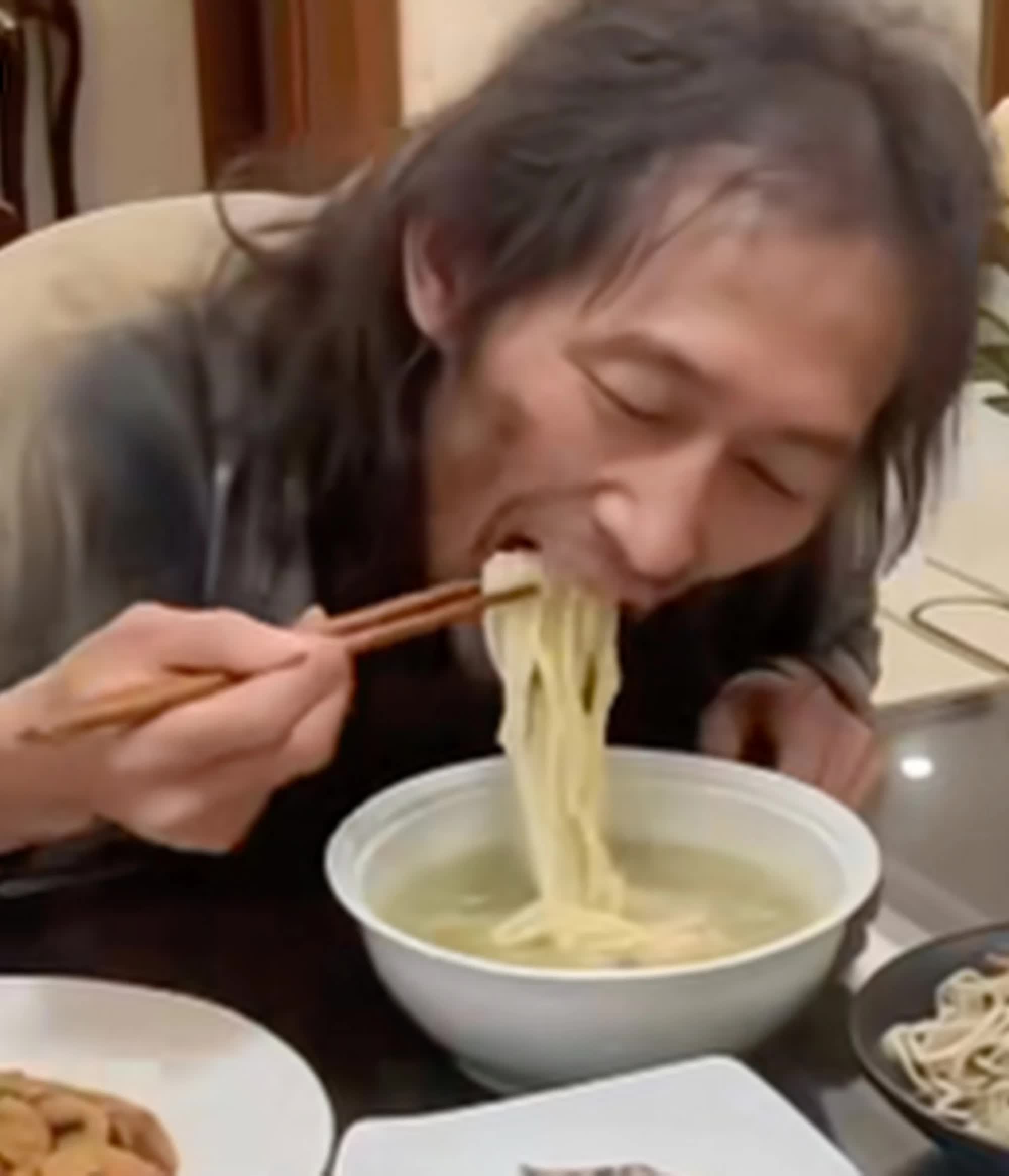 Người vợ dùng video AI để thử lòng chồng và cái kết đắng lòng:  Người vợ dùng video AI để thử lòng chồng và cái kết đắng lòng: