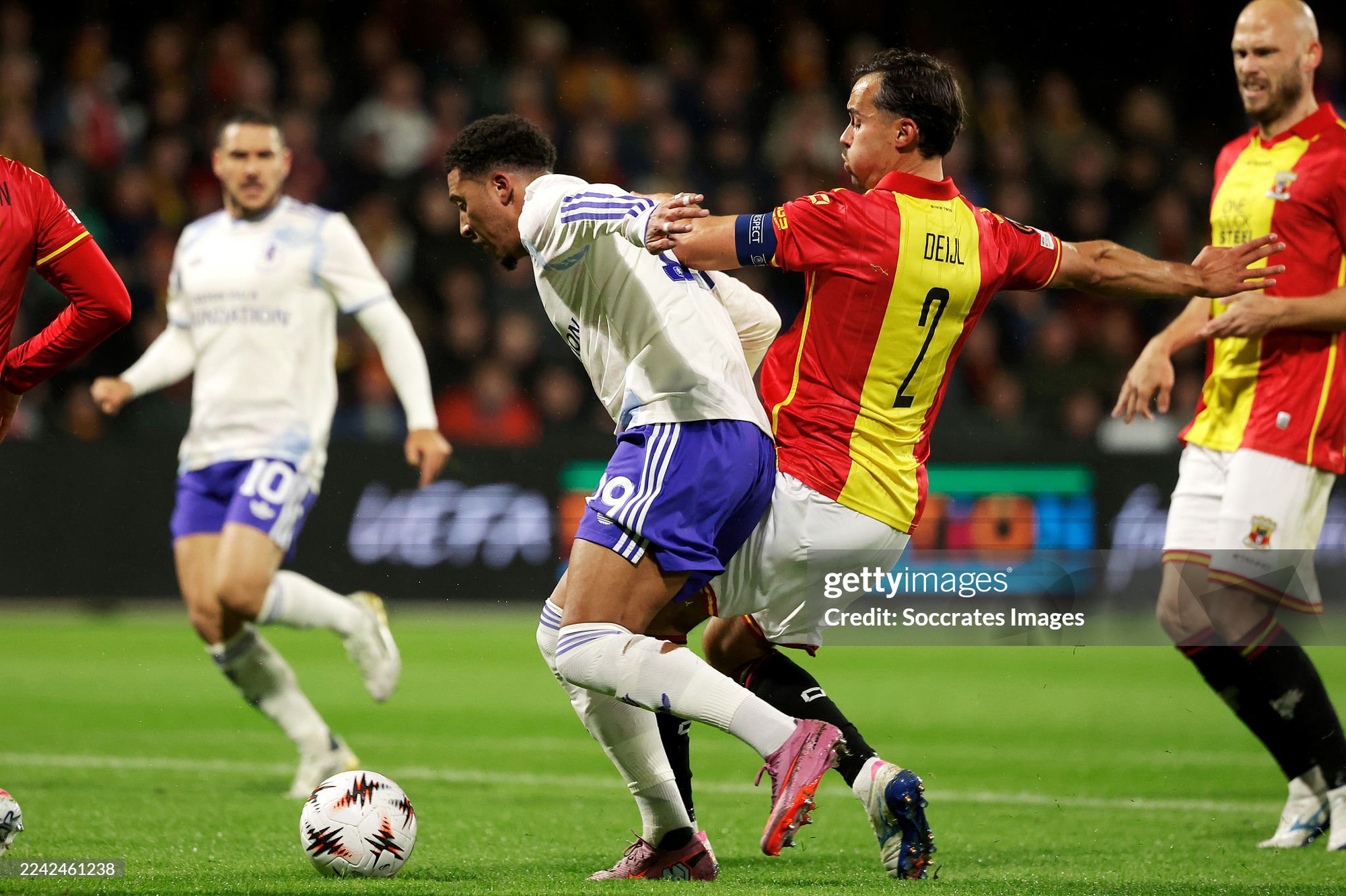 FIFA cấm nhập tịch, tuyển Malaysia bỏ lỡ ngôi sao vừa “nhấn chìm” Aston Villa- Ảnh 2. FIFA cấm nhập tịch, tuyển Malaysia bỏ lỡ ngôi sao vừa “nhấn chìm” Aston Villa- Ảnh 2.