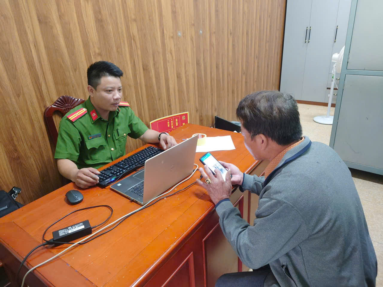 Thêm một thủ đoạn lừa đảo tinh vi qua Zalo, công an cảnh báo người dân cần đề cao cảnh giác- Ảnh 2. Thêm một thủ đoạn lừa đảo tinh vi qua Zalo, công an cảnh báo người dân cần đề cao cảnh giác- Ảnh 2.
