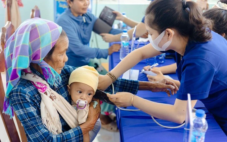 Hệ thống nhà thuốc Long Châu làm một việc hướng tới hỗ trợ 20 triệu người Việt Nam