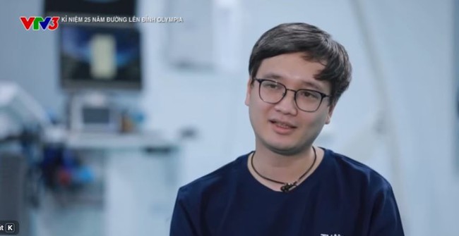 Th&iacute; sinh Đường l&ecirc;n đỉnh Olympia sốc v&igrave; thua ngay v&ograve;ng thi tuần, giờ l&agrave; Thạc sĩ, B&aacute;c sĩ, điều trị chấn thương cho Nguyễn Xu&acirc;n Son- Ảnh 1.
