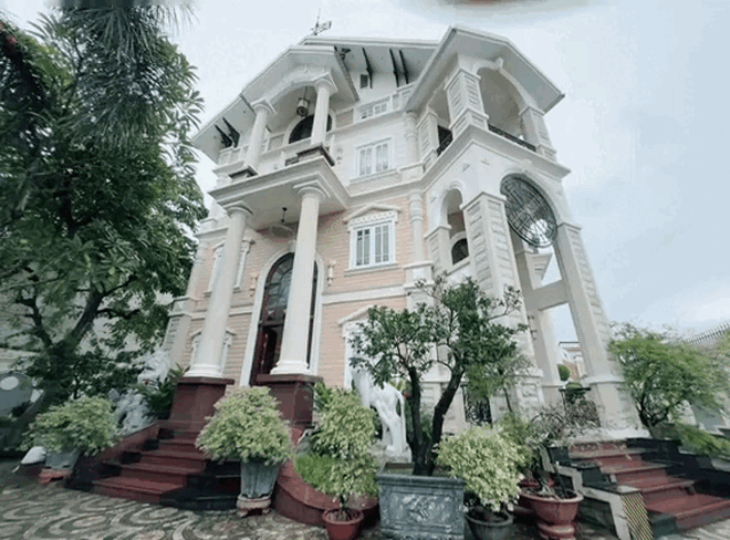 "Tổng tài" Colline Dalat lấy vợ: Cổng cưới cao 5m, 50.000 bông hồng và cẩm tú cầu nhập, cổ tích còn thấy rén- Ảnh 2.