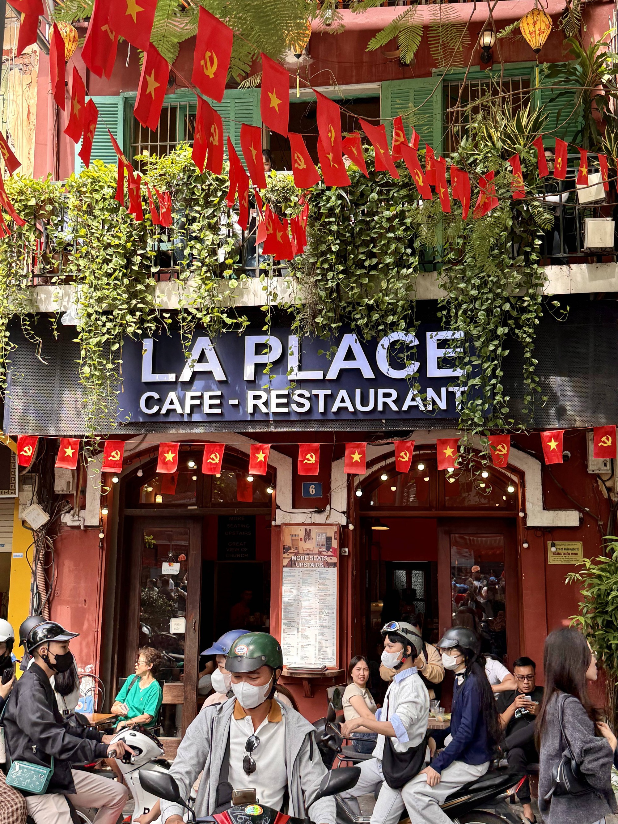 Clip tóm tắt mùa thu Nhà Thờ hôm nay: Quá đông!- Ảnh 9.