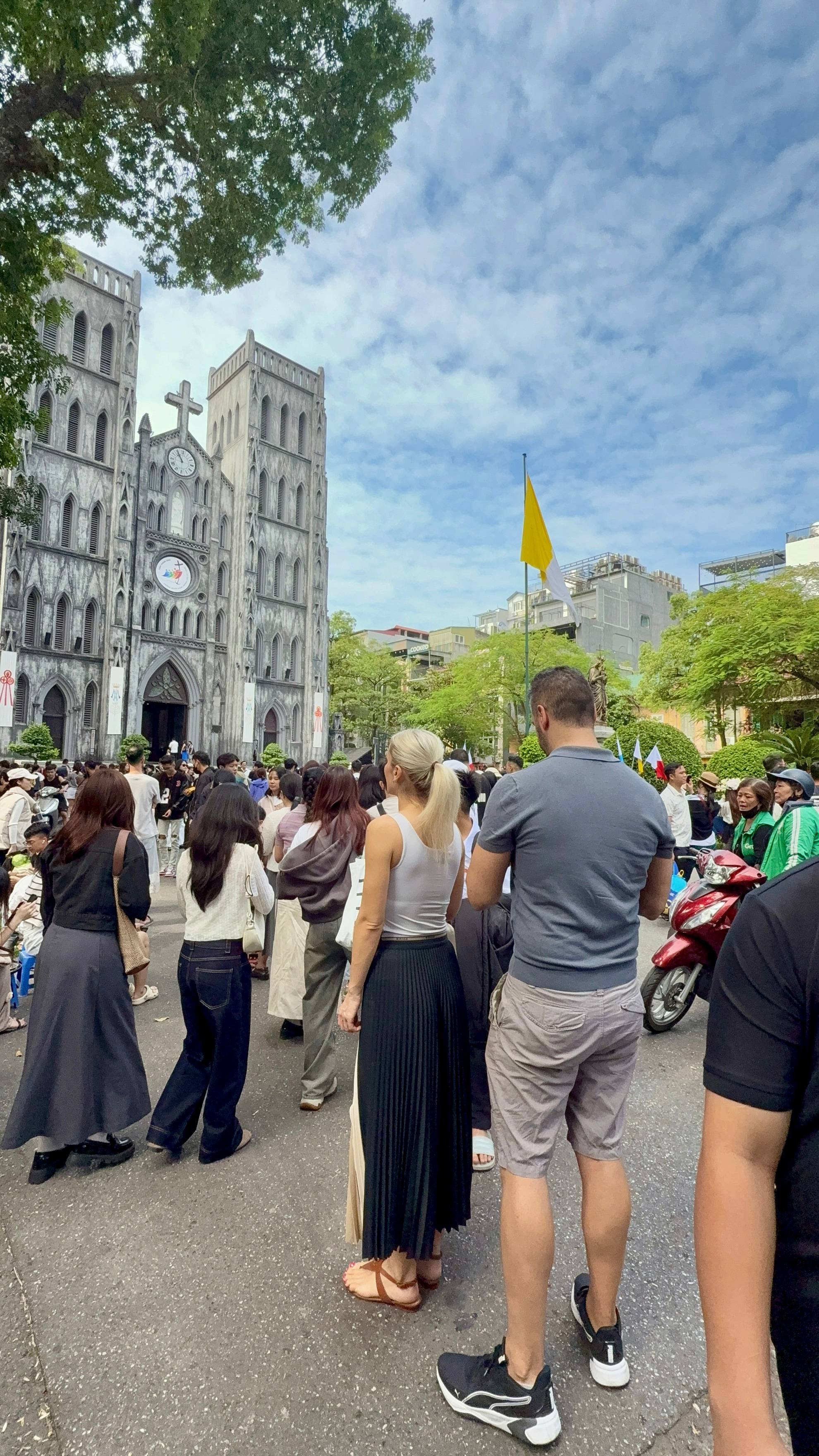 Clip tóm tắt mùa thu Nhà Thờ hôm nay: Quá đông!- Ảnh 5.