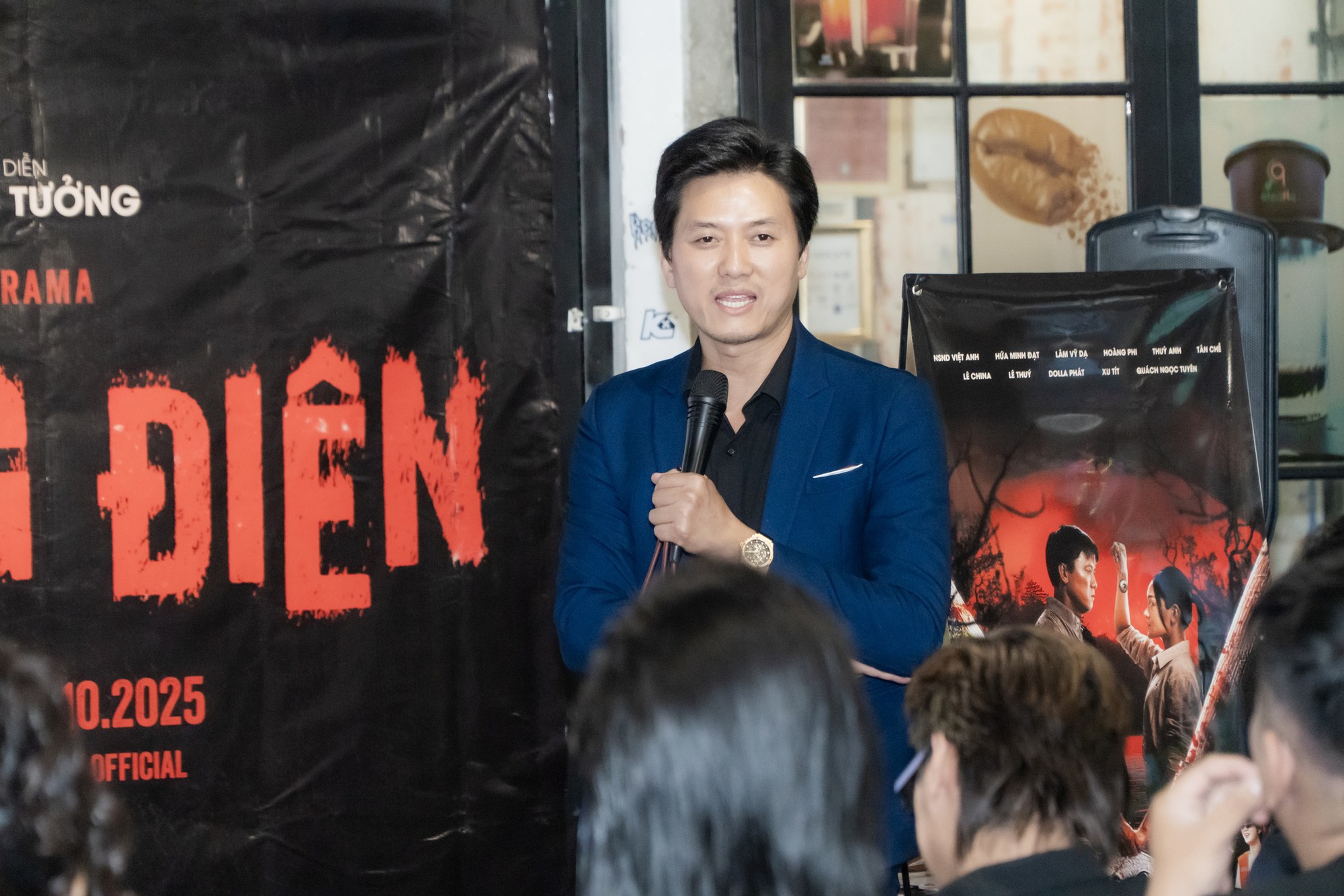 Nam diễn viên lấy vợ kém 16 tuổi: “Tôi có một khoản tiền dành riêng cho gia đình và không được đụng vào”- Ảnh 1. Nam diễn viên lấy vợ kém 16 tuổi: “Tôi có một khoản tiền dành riêng cho gia đình và không được đụng vào”- Ảnh 1.