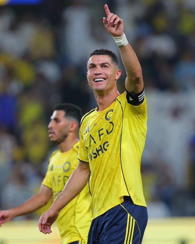 Ronaldo 40 tuổi và bàn thắng thứ 950- Ảnh 3. Ronaldo 40 tuổi và bàn thắng thứ 950- Ảnh 3.