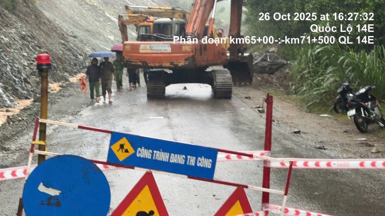 Đ&agrave; Nẵng: Một học sinh bị nước cuốn tử vong, thủy điện đang xả lũ lưu lượng lớn- Ảnh 7.