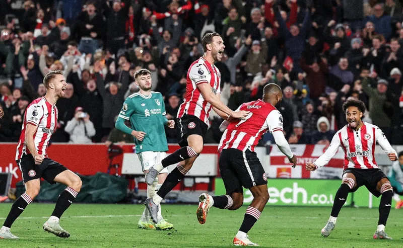 Liverpool thua tại Brentford, cân bằng chuỗi trận tệ nhất lịch sử Ngoại hạng Anh- Ảnh 1. Liverpool thua tại Brentford, cân bằng chuỗi trận tệ nhất lịch sử Ngoại hạng Anh- Ảnh 1.