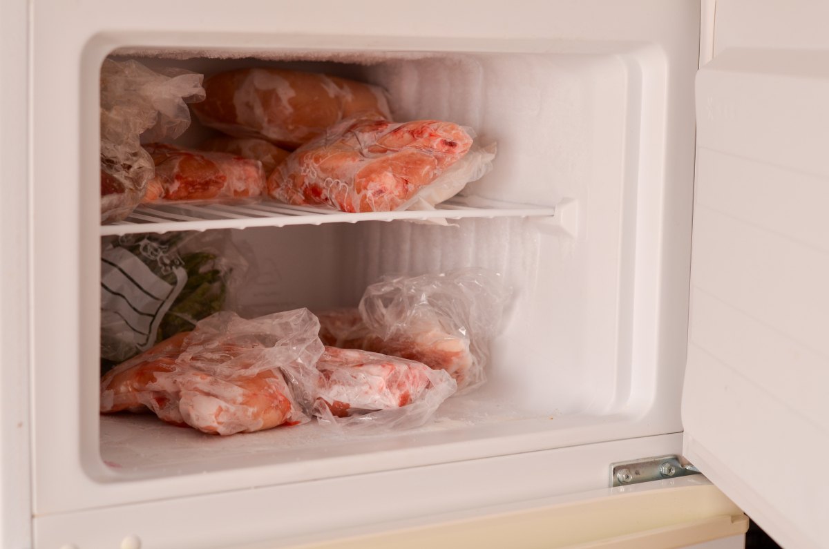 "Sát thủ vô hình" lớn nhất trong bếp không phải là dầu mỡ và muối! 3 thứ này còn độc hại hơn cả dầu ăn bẩn, đừng để người già và trẻ em chạm vào!- Ảnh 3.