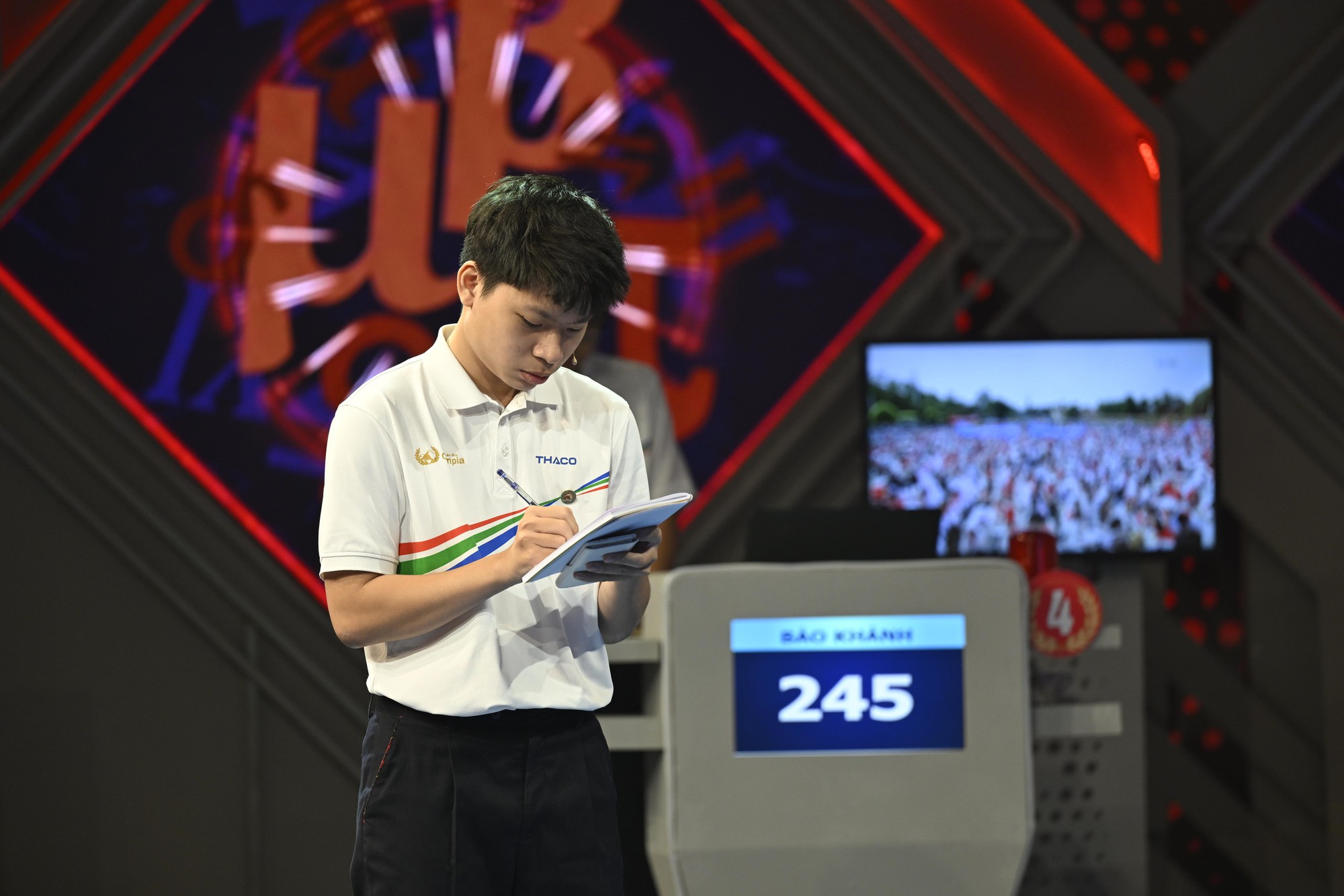 Bảo Kh&aacute;nh - "nh&agrave; leo n&uacute;i" đến từ H&agrave; Nội v&ocirc; địch Olympia 2025!- Ảnh 19.