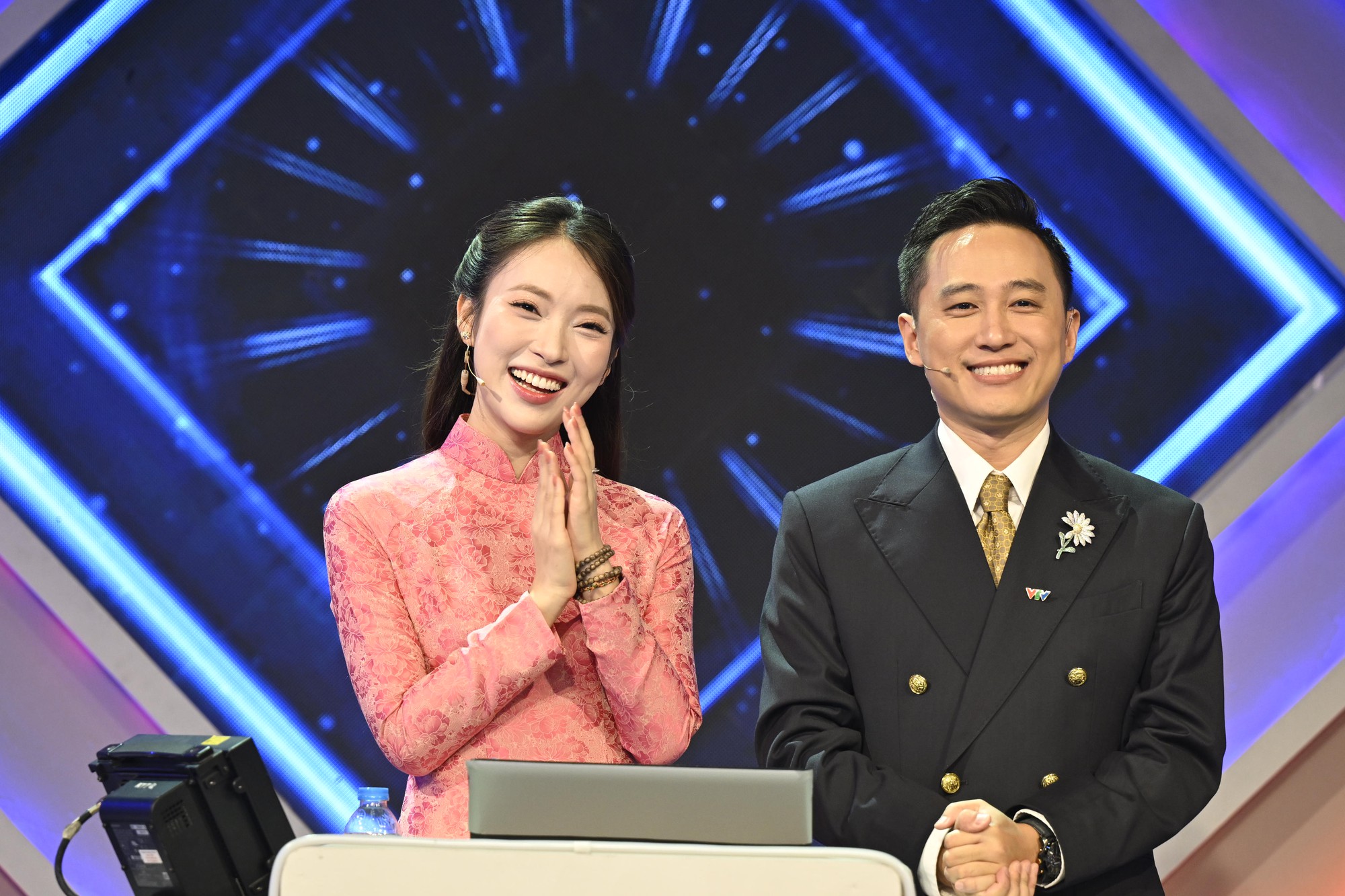 Bảo Kh&aacute;nh - "nh&agrave; leo n&uacute;i" đến từ H&agrave; Nội v&ocirc; địch Olympia 2025!- Ảnh 49.