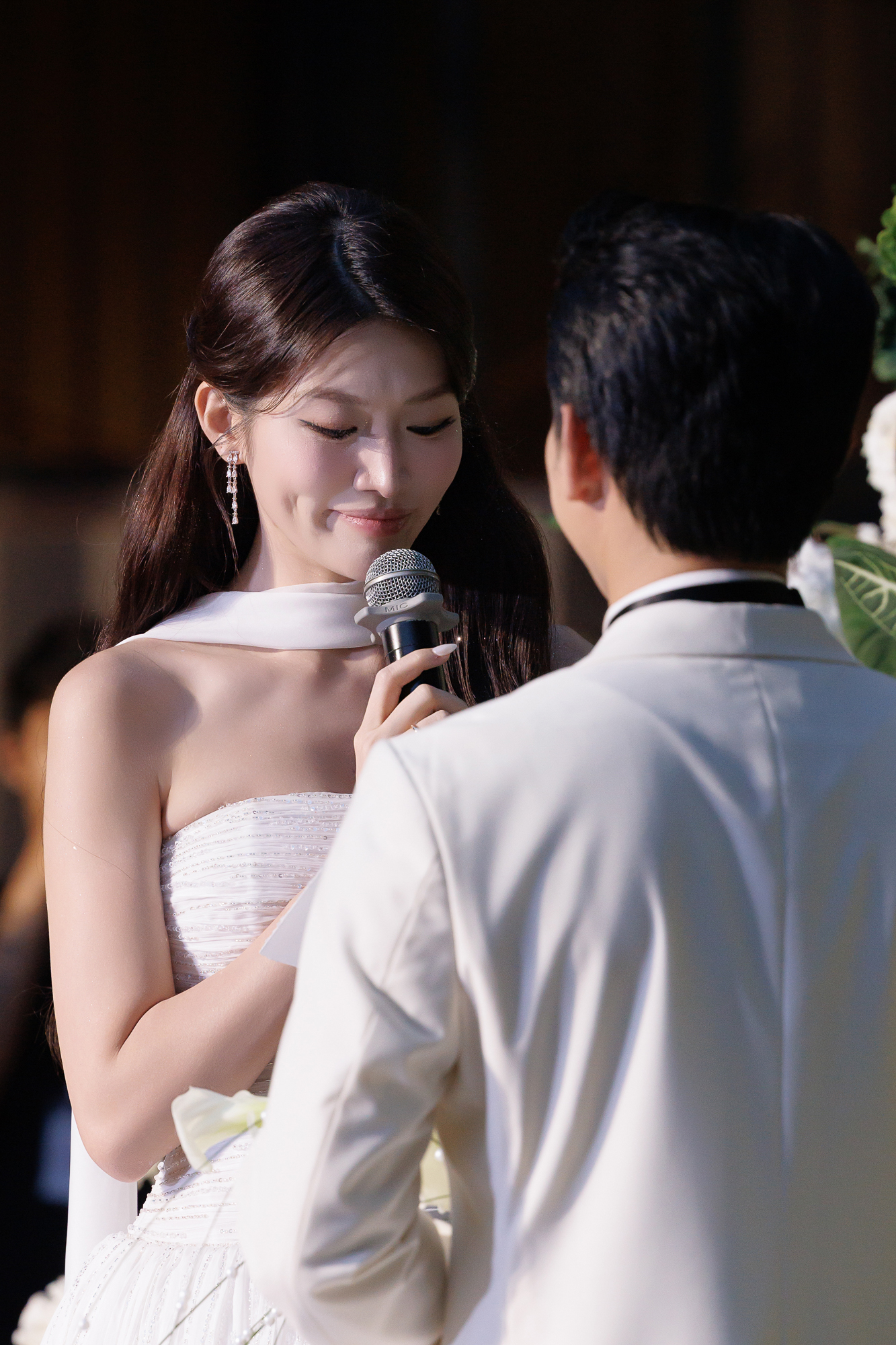 Đám cưới Á hậu Quỳnh Châu: Cô dâu lộ bụng lùm lùm, tiết lộ "góc khuất" khi yêu thiếu gia- Ảnh 10. Đám cưới Á hậu Quỳnh Châu: Cô dâu lộ bụng lùm lùm, tiết lộ "góc khuất" khi yêu thiếu gia- Ảnh 10.