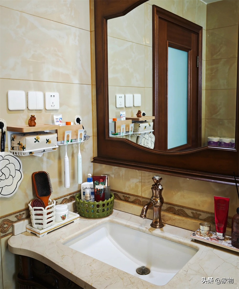 8 năm không mốc, không ố: Cách người phụ nữ trung niên giữ phòng tắm 5m² sạch như mới- Ảnh 4.