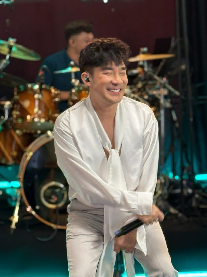 Nam ca sĩ quê Hà Nội: "Tôi không xuất hiện thì bầu show sẽ bị thưa kiện"- Ảnh 2.