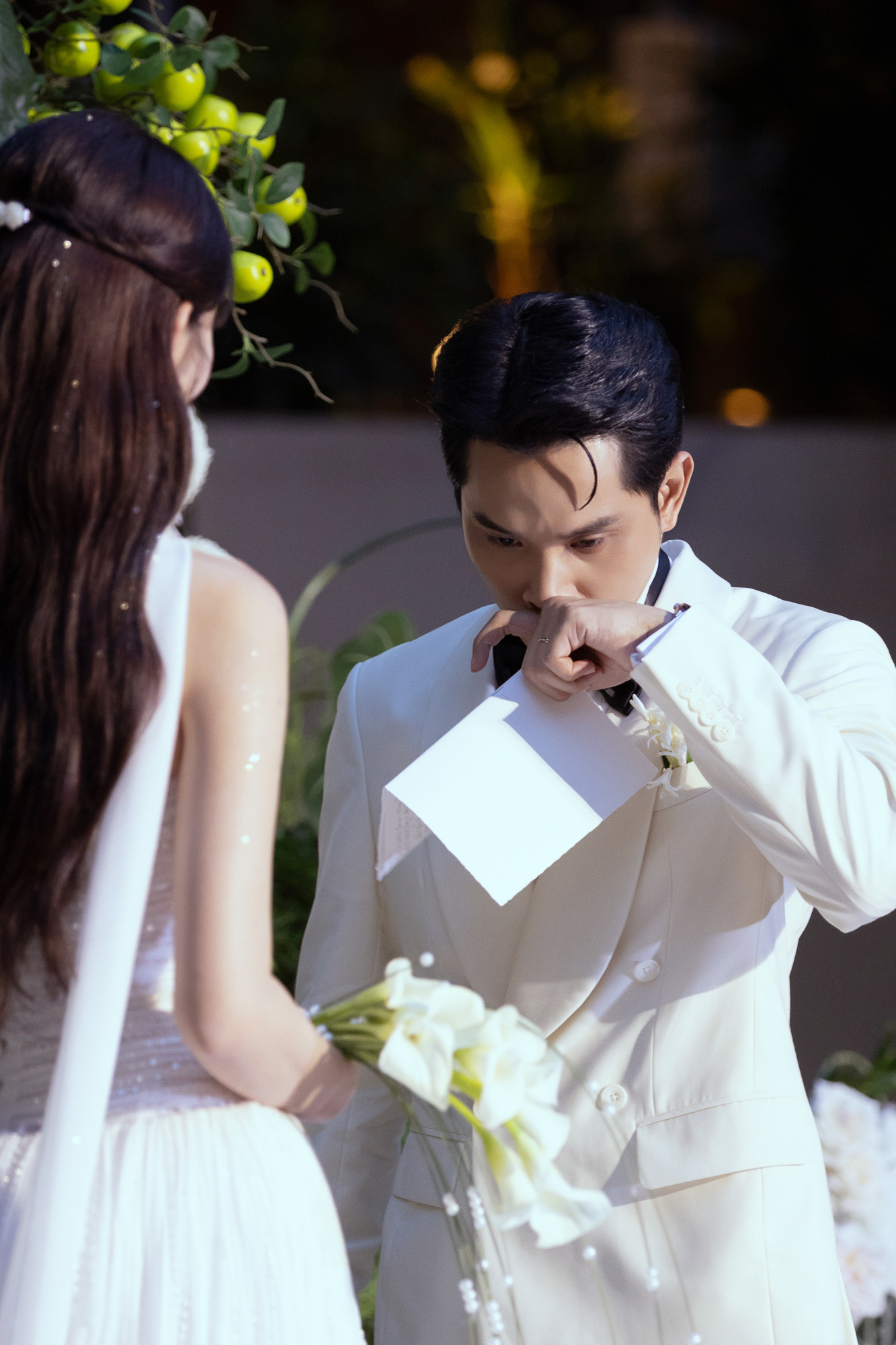Đám cưới Á hậu Quỳnh Châu: Cô dâu lộ bụng lùm lùm, tiết lộ "góc khuất" khi yêu thiếu gia- Ảnh 7. Đám cưới Á hậu Quỳnh Châu: Cô dâu lộ bụng lùm lùm, tiết lộ "góc khuất" khi yêu thiếu gia- Ảnh 7.