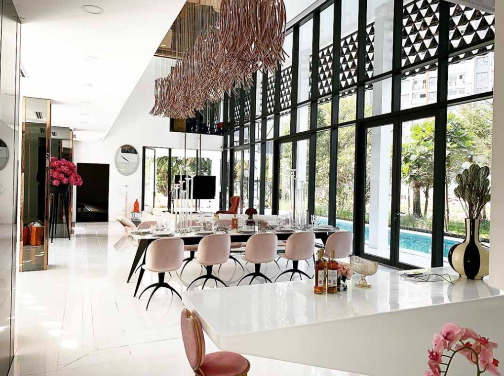 Cuộc sống hiện tại của người đẹp sở hữu biệt thự 50 tỷ, rộng 800m2 ở quận 9 sau biến cố vướng vòng lao lý- Ảnh 6. Cuộc sống hiện tại của người đẹp sở hữu biệt thự 50 tỷ, rộng 800m2 ở quận 9 sau biến cố vướng vòng lao lý- Ảnh 6.